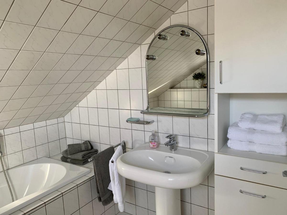 Meine Oase Ferienwohnung !!! Nicht Fuer Monteure !!! Horn-Bad Meinberg Luaran gambar